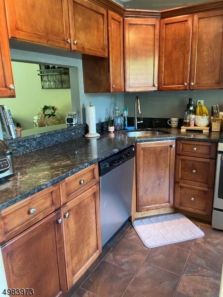 Building Photo - 15 Toms Point Ln
