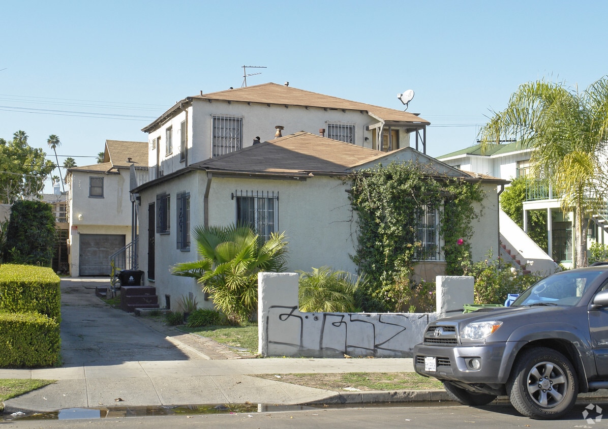 Building Photo - 1507 S Bronson Ave