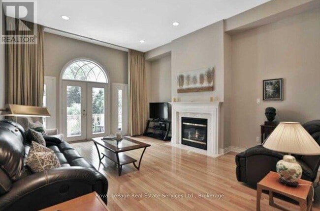 Building Photo - 79 Brant St