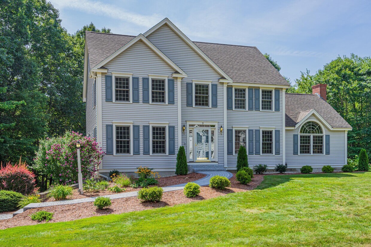 7 Rosewood Cir, Hampstead, NH 03826 House Rental in Hampstead, NH