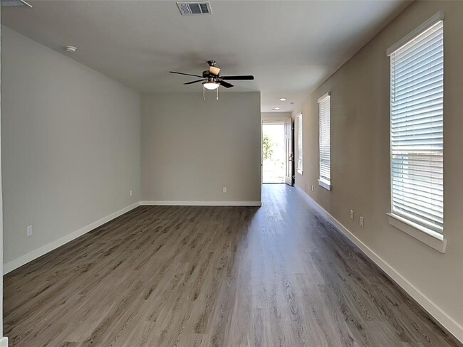 Building Photo - 23631 Gibson Frst Dr