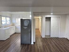 Building Photo - 124-126 Rees St