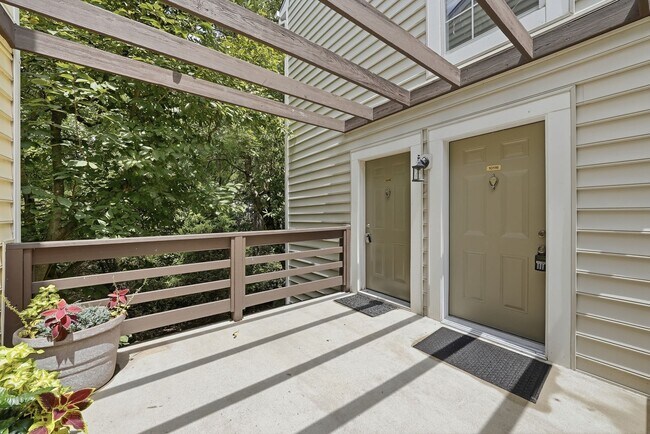 Foto del edificio - 10118 Oakton Terrace Rd