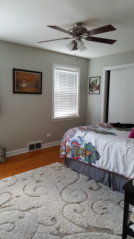 Dormitorio principal grande - 6116 N Meade Ave