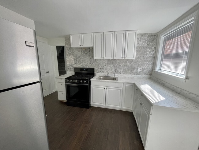 Kitchen - 167 E Sharpnack St