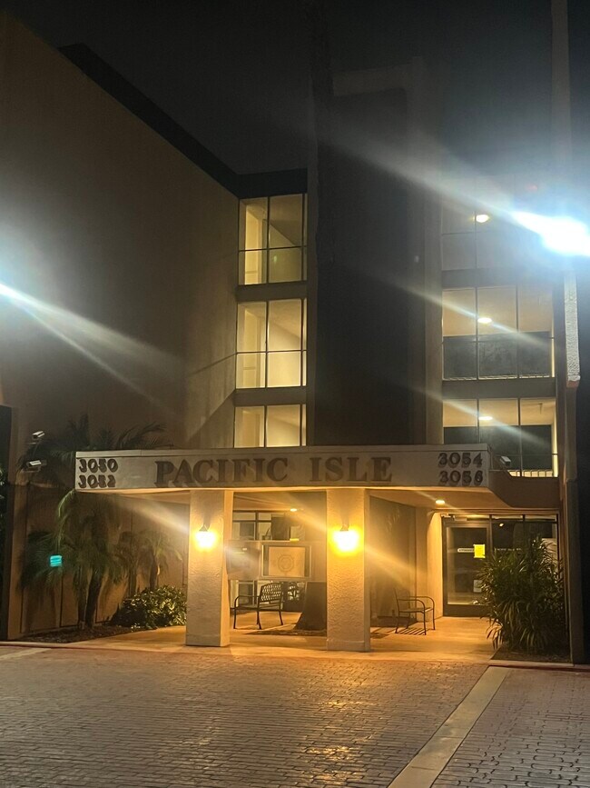 Foto del edificio - 3050 Rue Dorleans