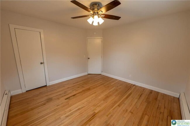 Building Photo - 137 Lee St