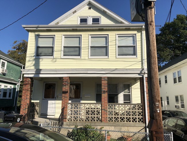 Building Photo - 15 Olcott St