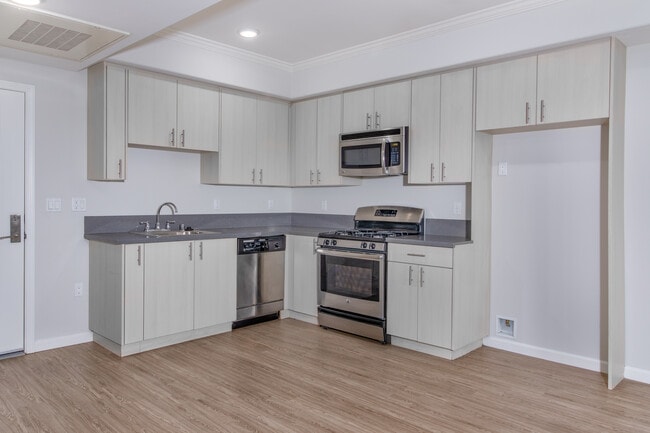 Building Photo - 11414 Hatteras St