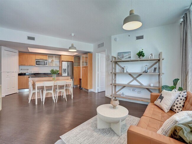 Foto del edificio - 480 NE 30th St