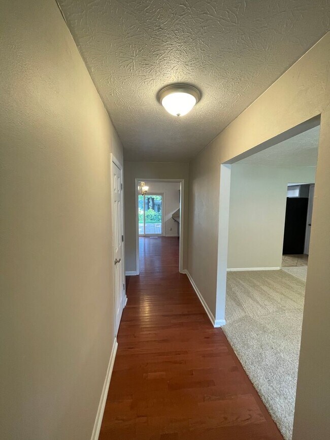 Building Photo - Beautiful 4 bed home