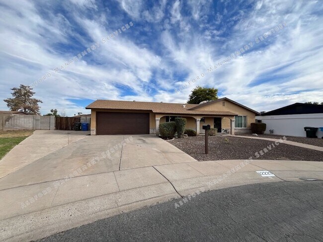 Building Photo - SPACIUS 3 BEDROOM 2 BATHROOM HOME IN GLENDALE FOR RENT
