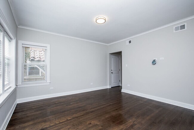 Foto del edificio - 2648 W Lunt Ave