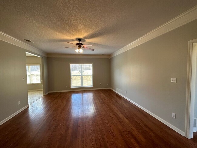 Foto del edificio - Bartlett home with over 3000 sq ft of livi...