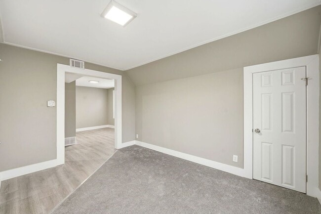 Foto del edificio - 1217 N Harding Ave
