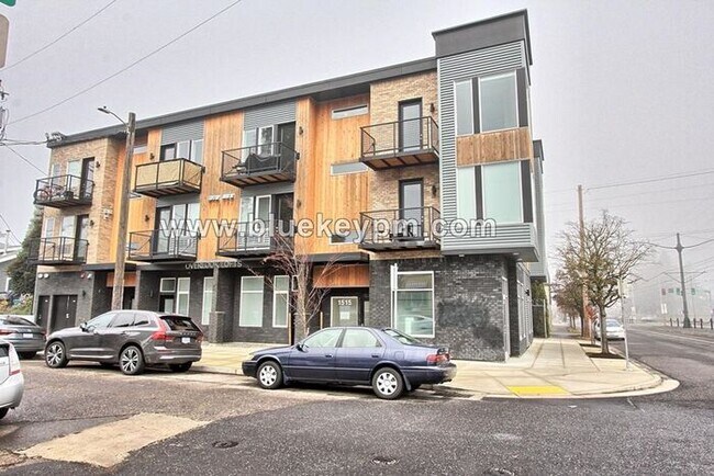 Building Photo - #102 MOVE IN SPECIAL Free Month with 13 Month Lease and 700+ FICA