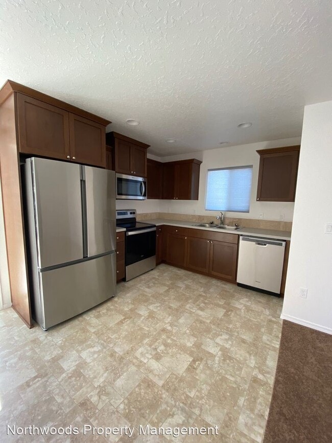 Building Photo - 2 br, 1.5 bath House - 1348 Ostrander Lane