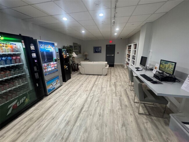Foto del edificio - 405 N Ocean Blvd