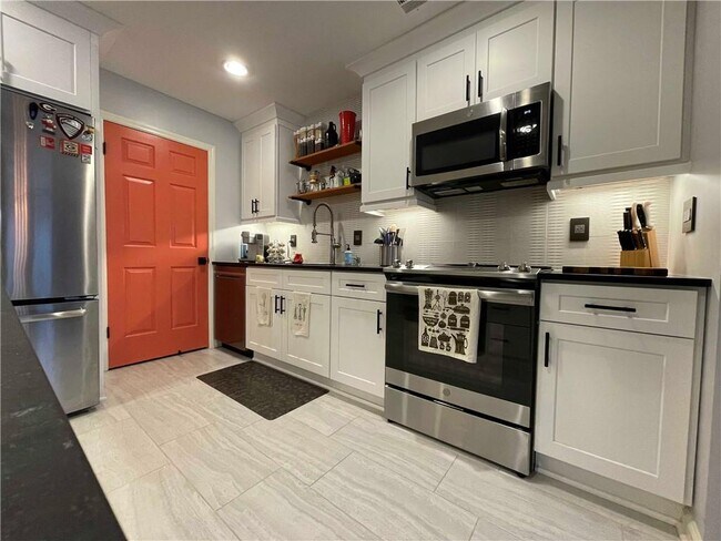 Foto del edificio - 2751 Farmstead Rd