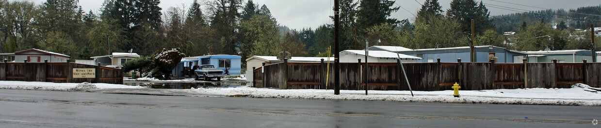 Foto del edificio - 1011 N Pacific Hwy