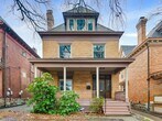Foto principal - Newly Renovated 5 Bed, 3 Bath Home - Off-S...
