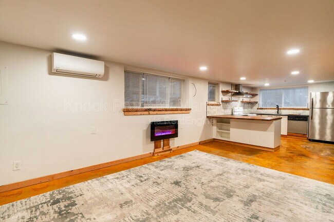 Photo - 1815 NW Hoyt St Apartment