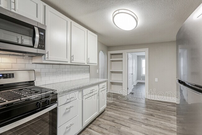 Foto del edificio - 401 S Spring St  (Downstairs)