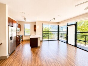 Building Photo - 2910 Milam St