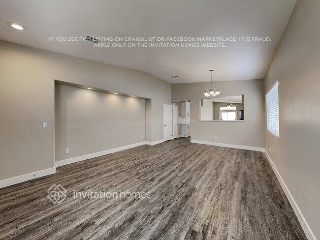 Foto del edificio - 7621 Burning Falls Dr