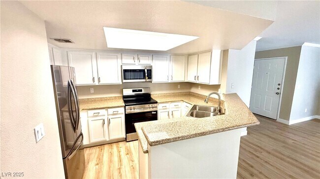 Foto del edificio - 8600 W Charleston Blvd