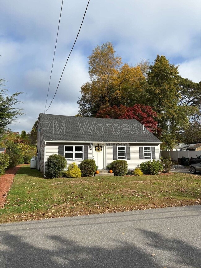 Building Photo - 9 Greenwood Dr