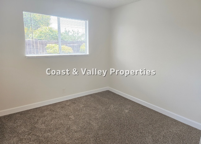 Building Photo - Lovely North Salinas Home for RENT!!!