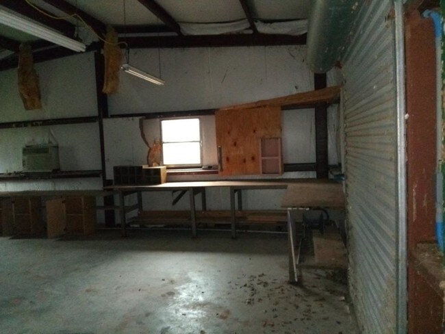 Building Photo - 2735 Bobville Rd