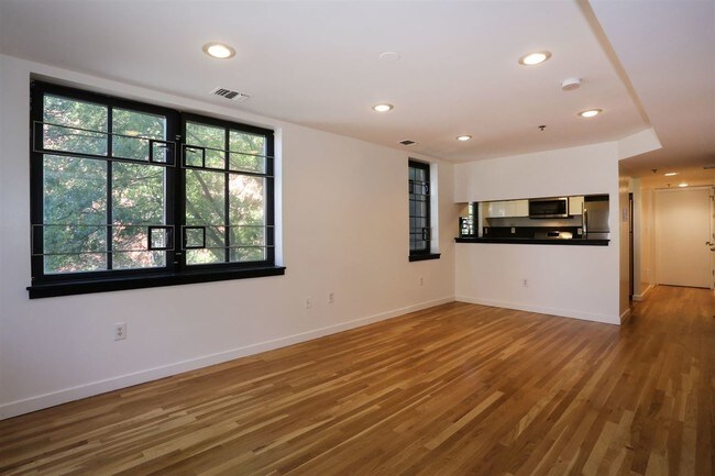 Foto del edificio - 1320 Bloomfield St