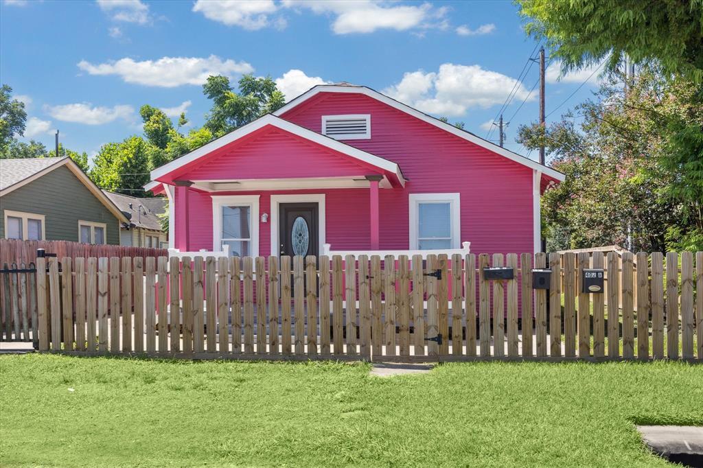 Foto principal - 402 E 29th St
