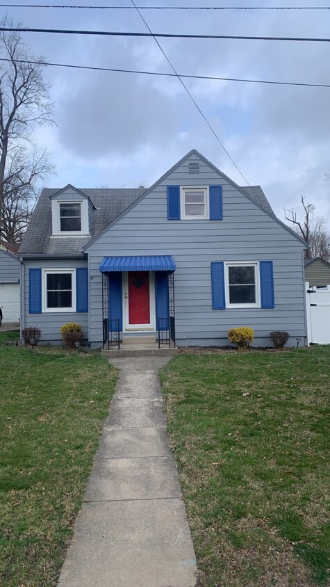 Primary Photo - 9 Elsmar Ave