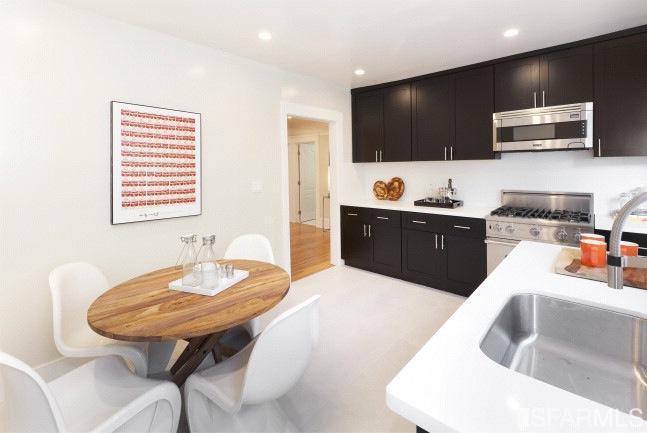 Building Photo - 1356 Baker St