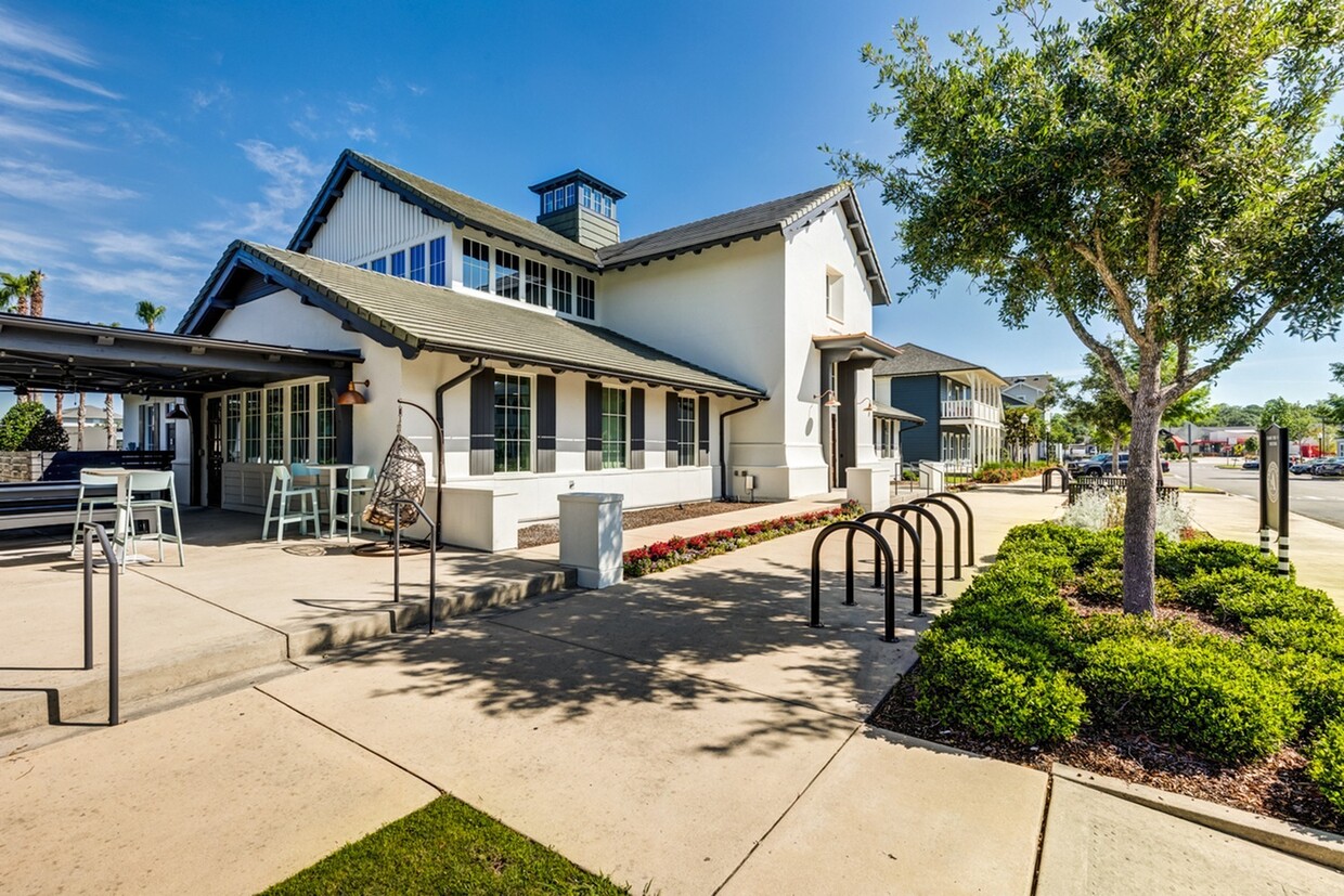 Primary Photo - Arlington Cottages and Townhomes (OLD)