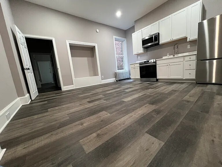 Foto principal - 703 Newington Ave