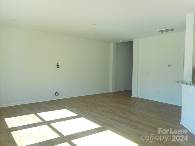 Building Photo - 13116 Rover St