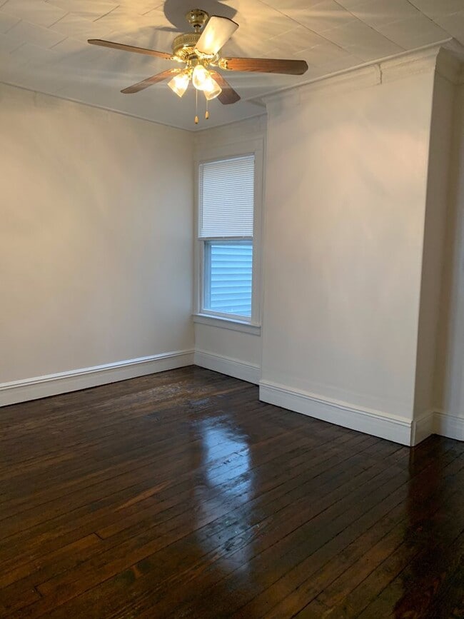Foto del edificio - Single Family Home 3 beds 2 baths Newark