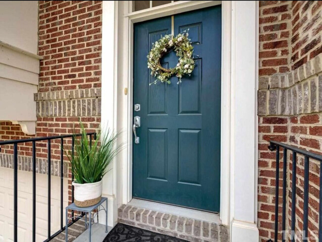 Foto del edificio - Room in Townhome on Macedonia Lake Dr