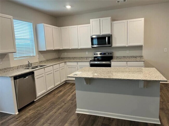 Building Photo - 124 Grand Hickory Wy