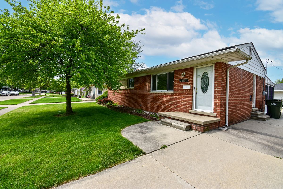 Foto principal - 33755 Newport Dr