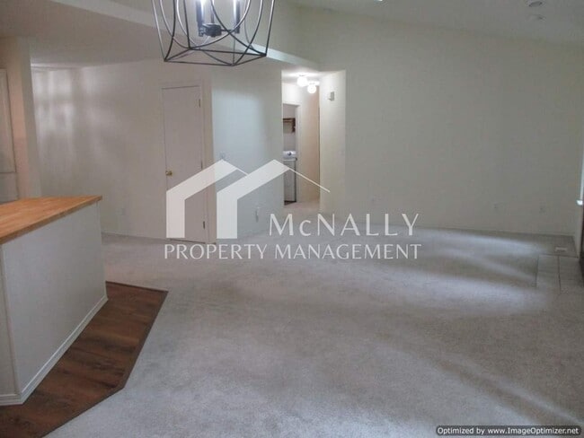 Building Photo - 1166 Leschi Dr