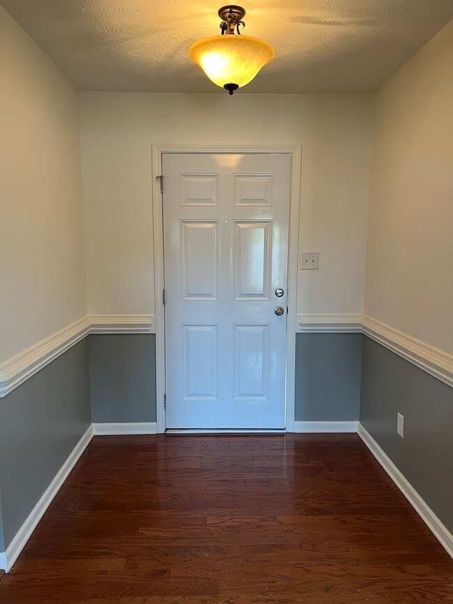 Building Photo - 4 Bed 2 Bath Raeford Home with Fenced Backyard