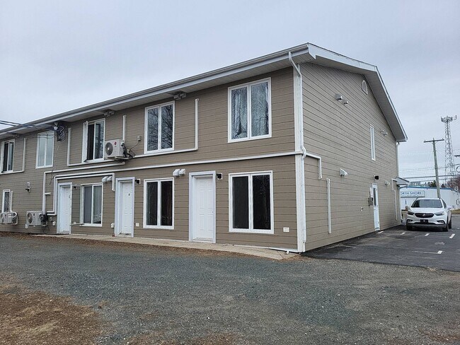 Photo du bâtiment - 1958 St Peter Ave