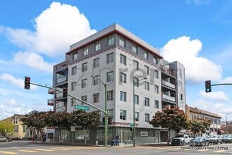 Building Photo - Unit 604