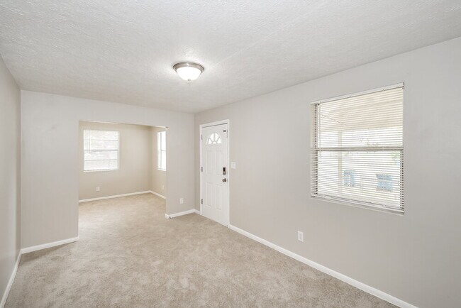 Building Photo - 2240 Grand St