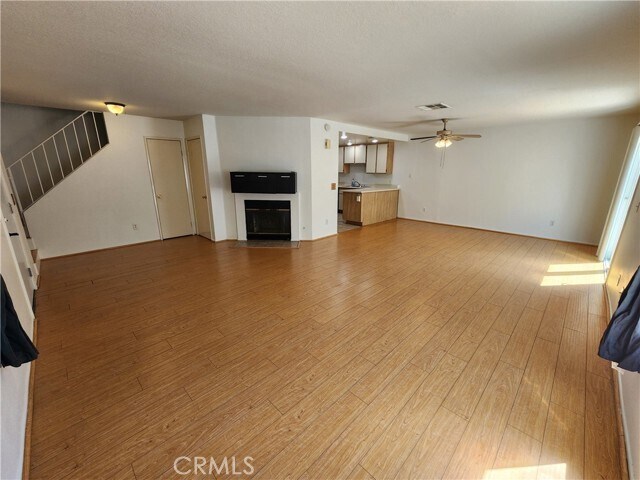 Foto del edificio - 24234 Sylvan Glen Rd